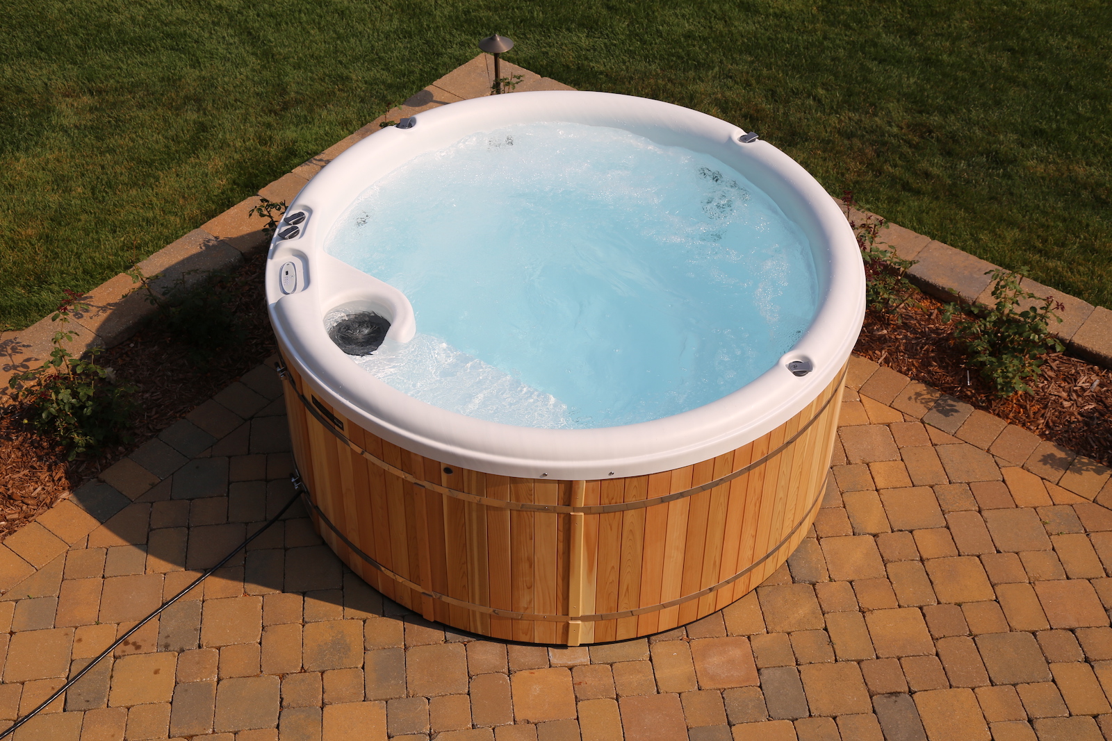 https://www.nordichottubs.com/wp-content/uploads/2019/09/434B0293-copy.jpg